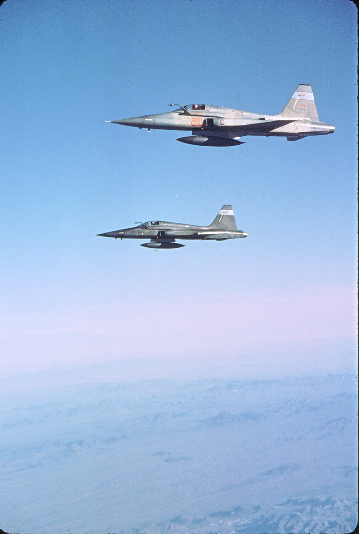 F-5 REFUELING.jpg